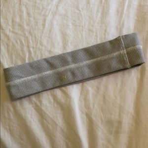 striped gray white lululemon headband